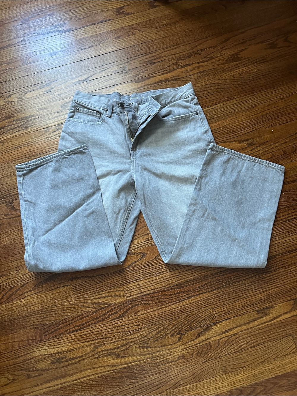 Woman’s baggy Light Gray Jeans - Neutral Everyday Style